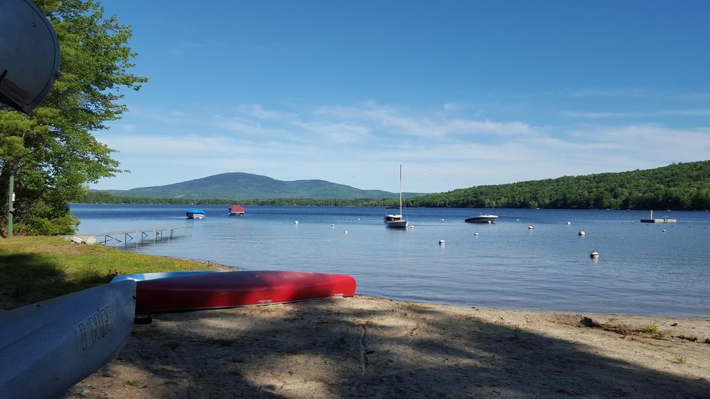 Inn At Pleasant Lake New London エクステリア 写真