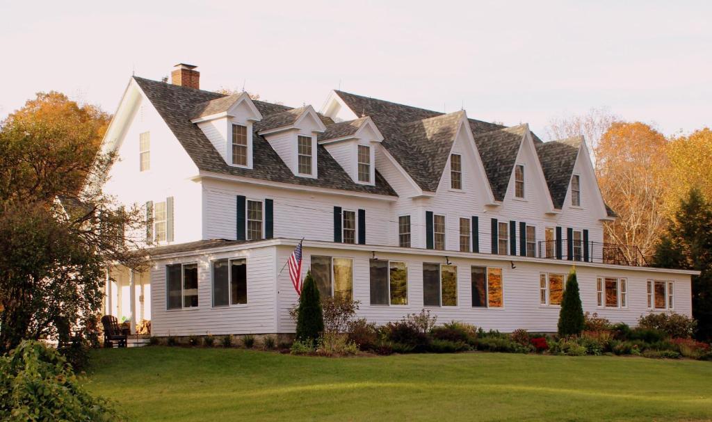 Inn At Pleasant Lake New London エクステリア 写真