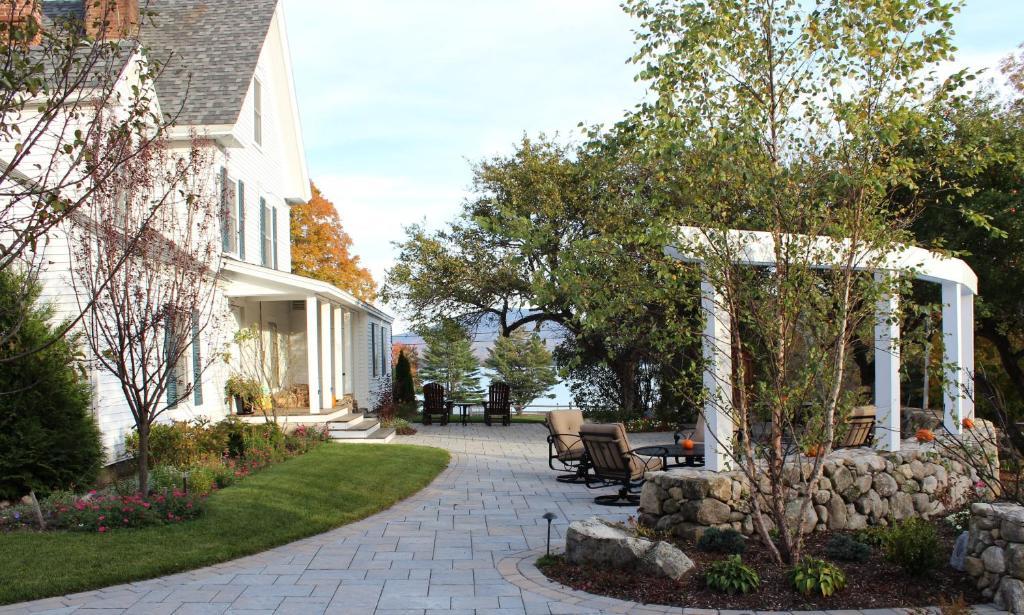Inn At Pleasant Lake New London エクステリア 写真