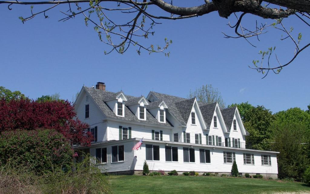 Inn At Pleasant Lake New London エクステリア 写真