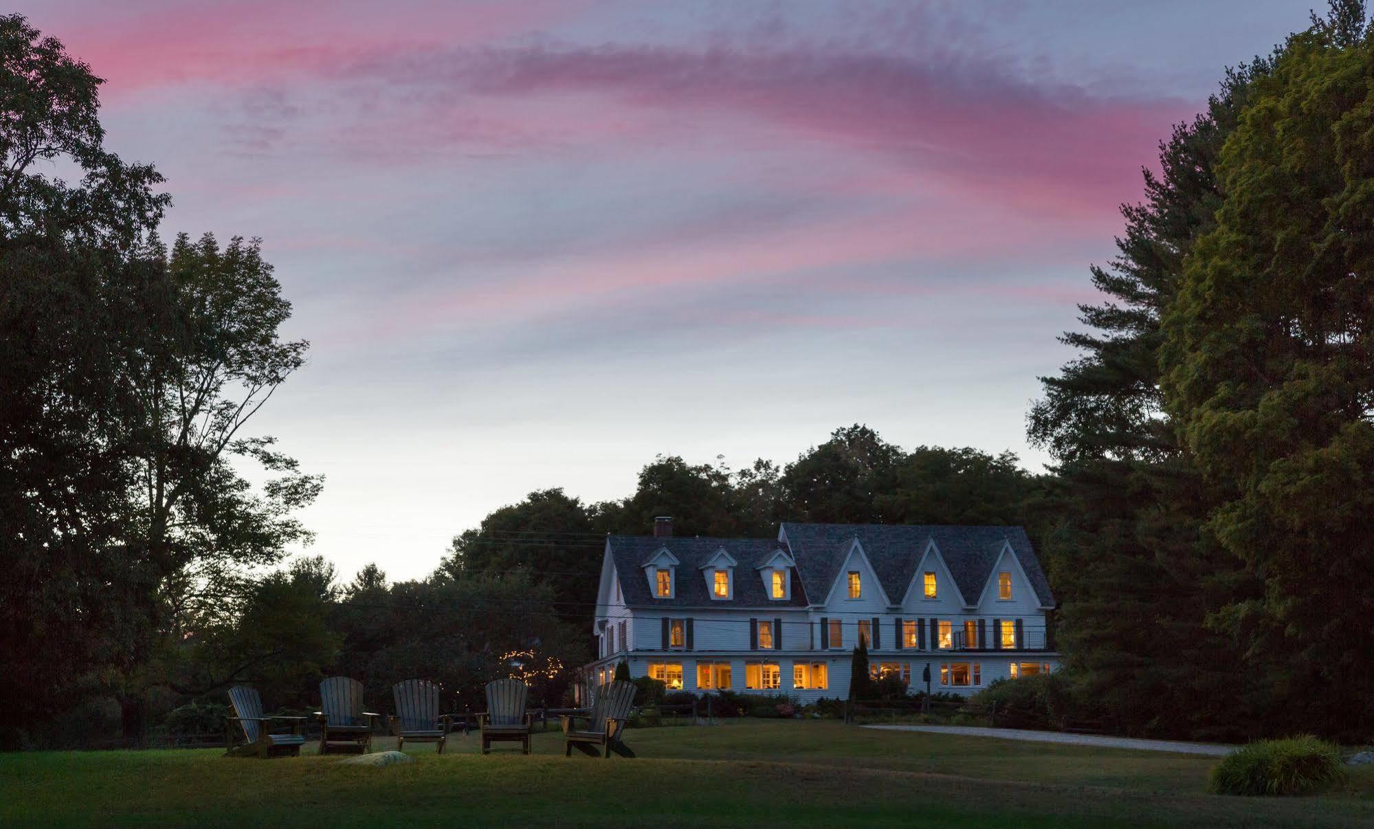 Inn At Pleasant Lake New London エクステリア 写真