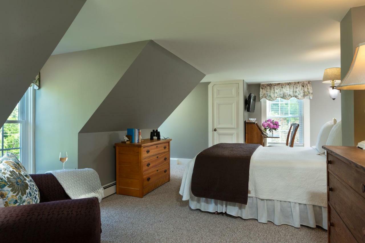 Inn At Pleasant Lake New London エクステリア 写真