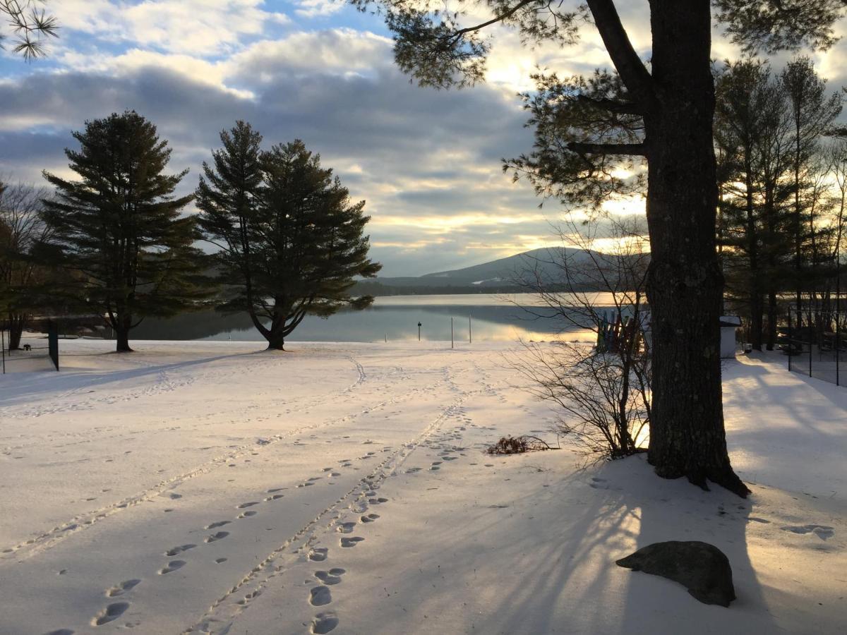 Inn At Pleasant Lake New London エクステリア 写真